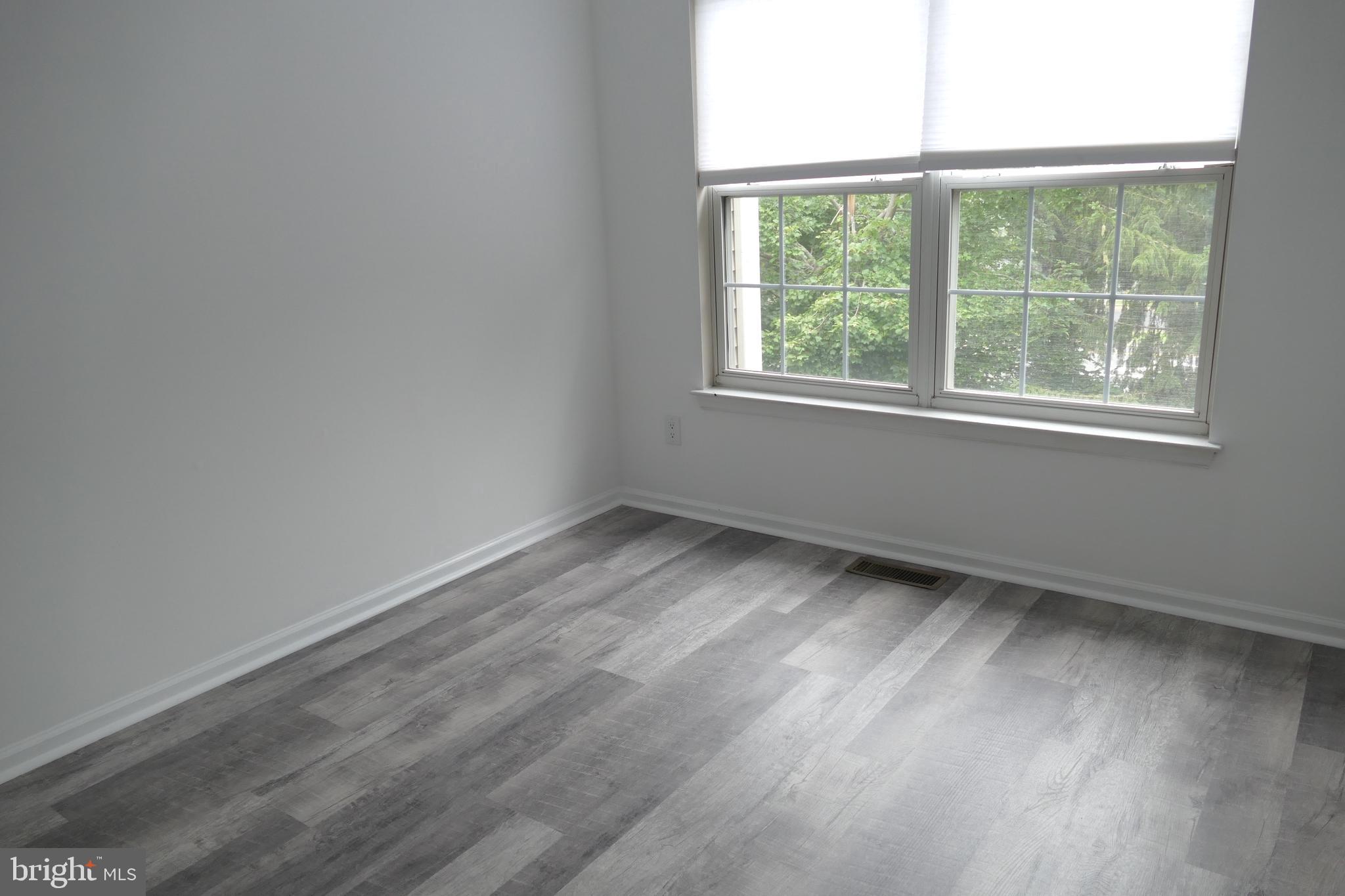 2805 Saxony Drive Mount Laurel, NJ 08054 - Photo 10 of 13 an empty room with a window