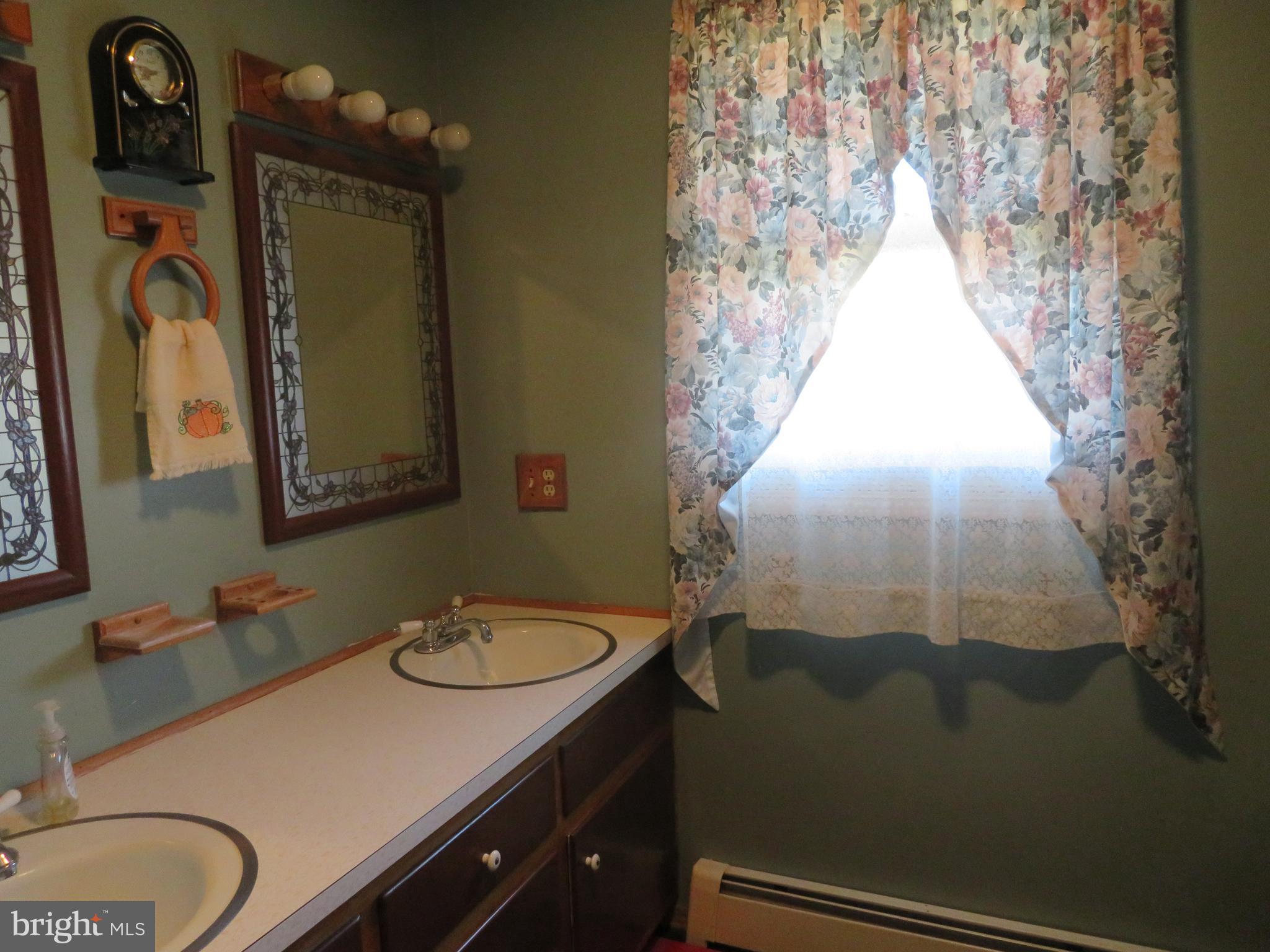 385 Buchert Road Pottstown, PA 19464 - Photo 10 of 16 Hall Bath