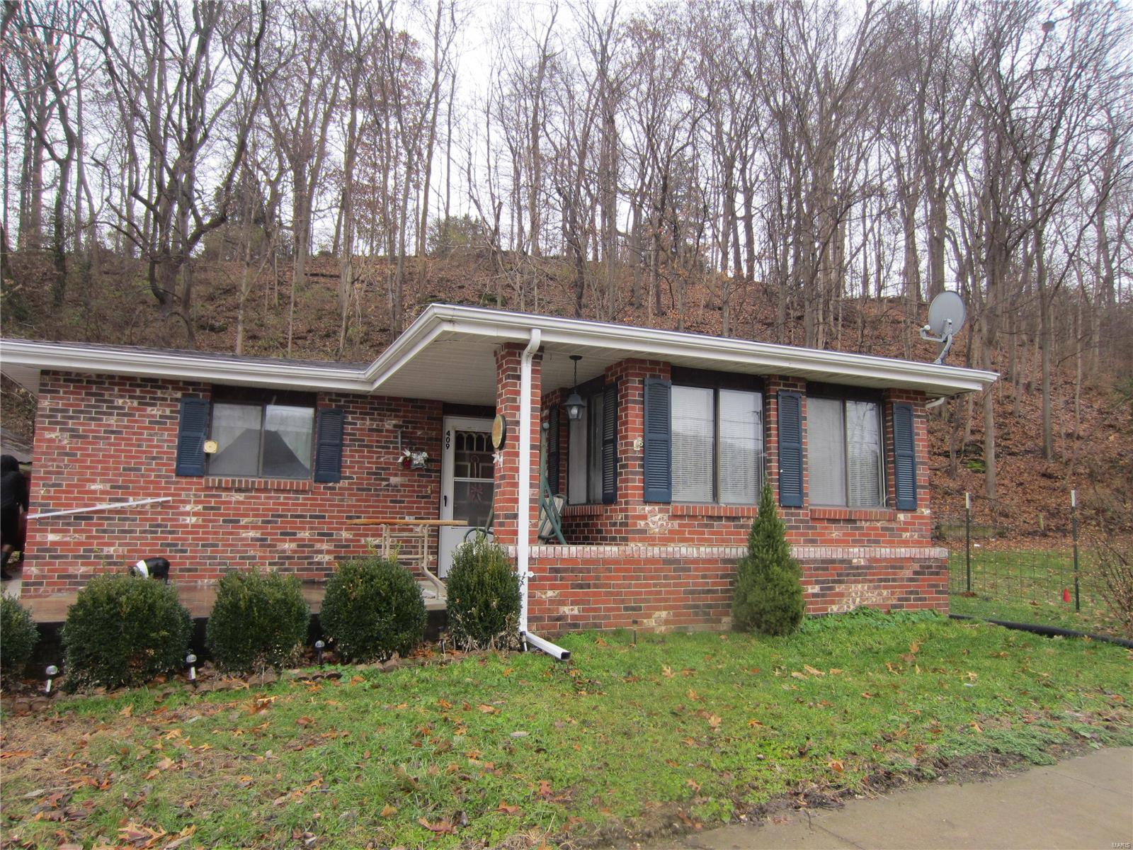 409 Main Street Hardin, IL 62047 - Photo 1 of 12 Gallery Image 1