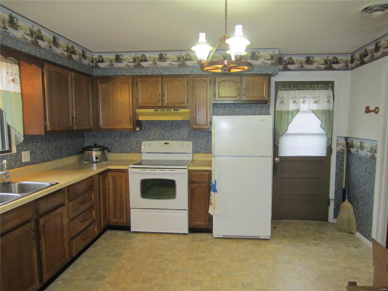 409 Main Street Hardin, IL 62047 - Photo 2 of 12 Gallery Image 2