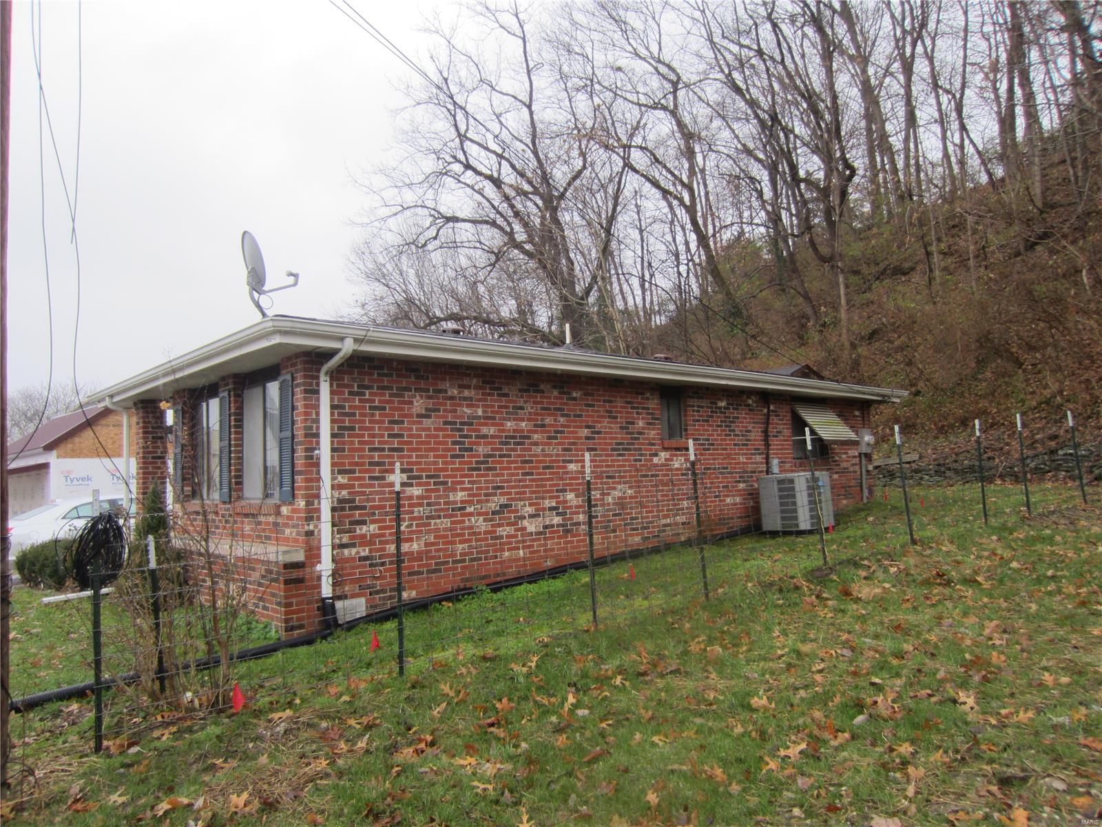 409 Main Street Hardin, IL 62047 - Photo 12 of 12 Gallery Image 12