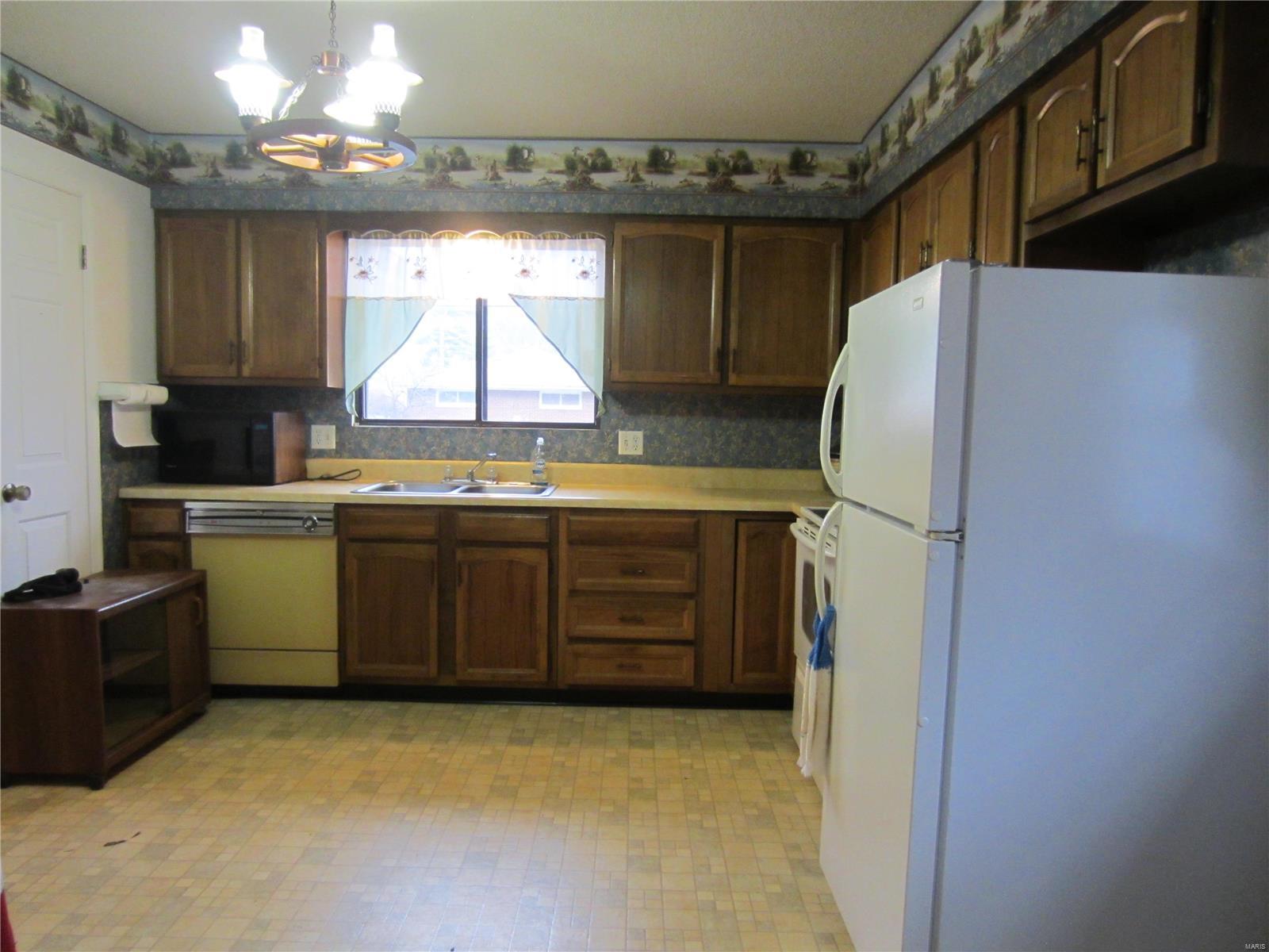409 Main Street Hardin, IL 62047 - Photo 3 of 12 Gallery Image 3