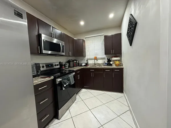 $650,000 | 9951 Southwest 39th Terrace, Miami, FL 33165