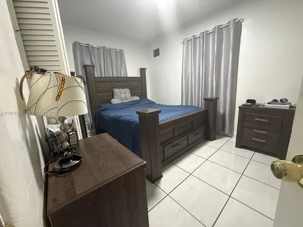 $650,000 | 9951 Southwest 39th Terrace, Miami, FL 33165