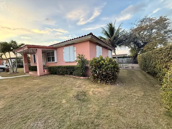 $650,000 | 9951 Southwest 39th Terrace, Miami, FL 33165