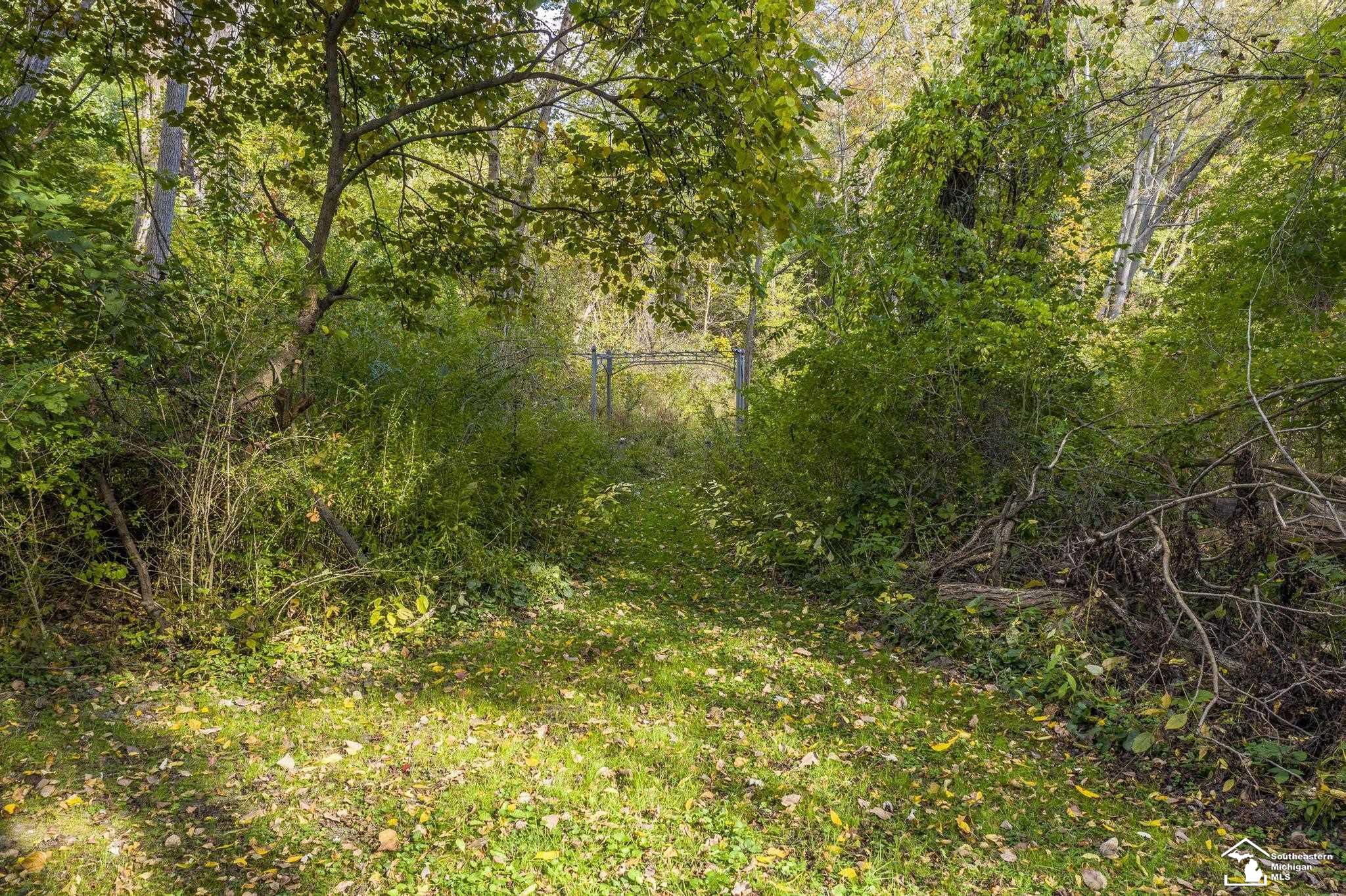7712 Secor Road Lambertville, MI 48144 - Photo 10 of 40 50157760-439f5e12-ee24-4fe2-9cd0-affcc880c194.JPG