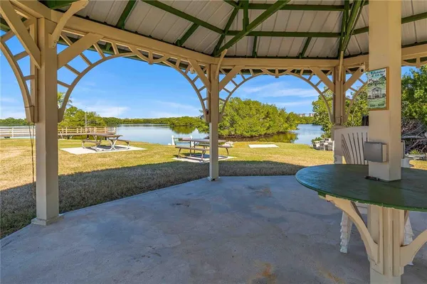 $137,000 | 10399 67th Avenue North, Unit 4, St. Petersburg, FL 33708