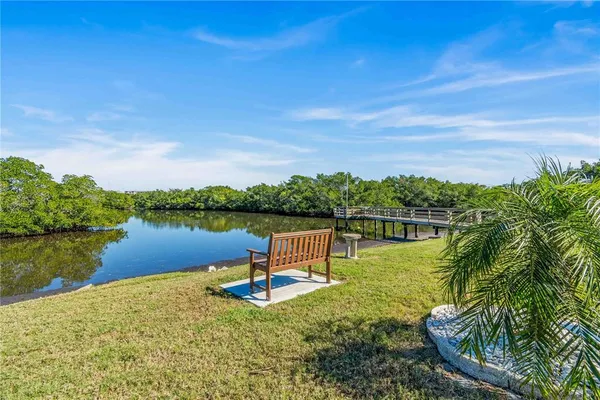 $137,000 | 10399 67th Avenue North, Unit 4, St. Petersburg, FL 33708