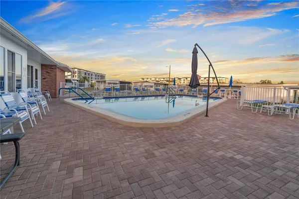 $137,000 | 10399 67th Avenue North, Unit 4, St. Petersburg, FL 33708