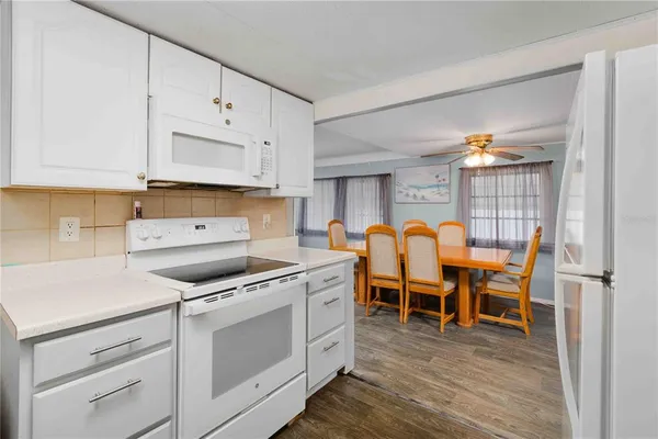 $137,000 | 10399 67th Avenue North, Unit 4, St. Petersburg, FL 33708