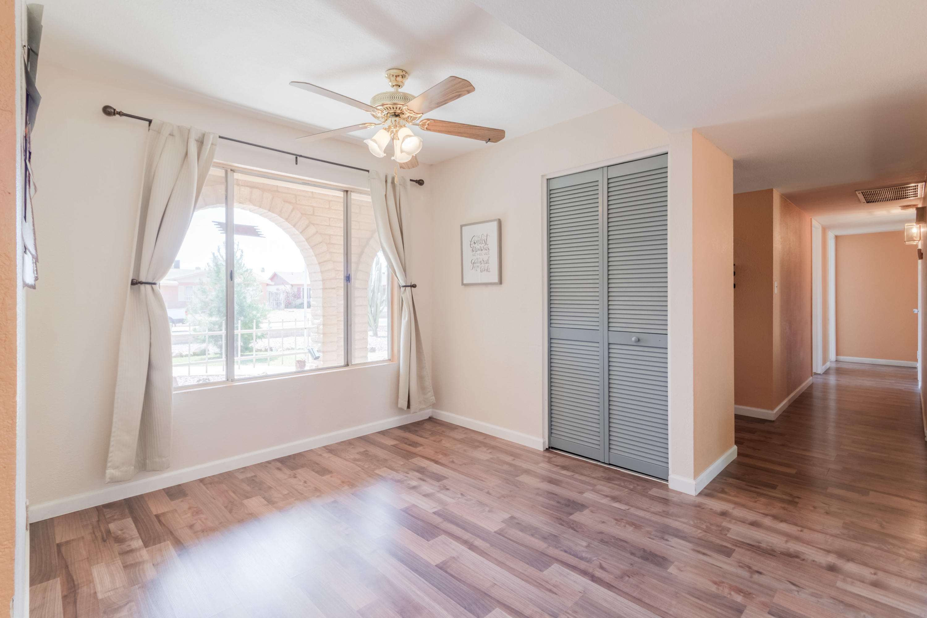 3802 West Hatcher Road Phoenix, AZ 85051 - Photo 13 of 36 3802 West Hatcher Road (18).jpg-FULL
