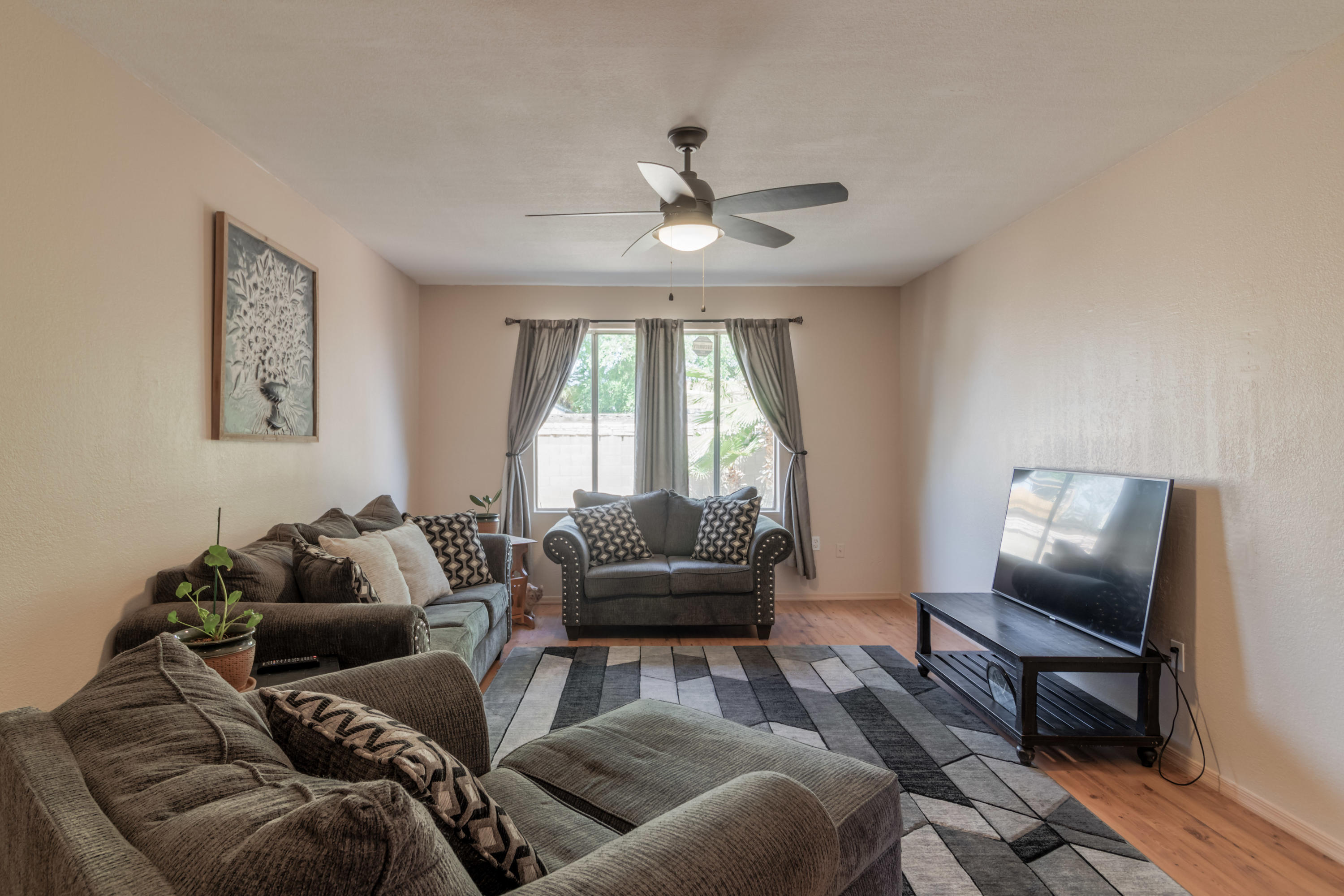 3802 West Hatcher Road Phoenix, AZ 85051 - Photo 7 of 36 3802 West Hatcher Road (14).jpg-FULL