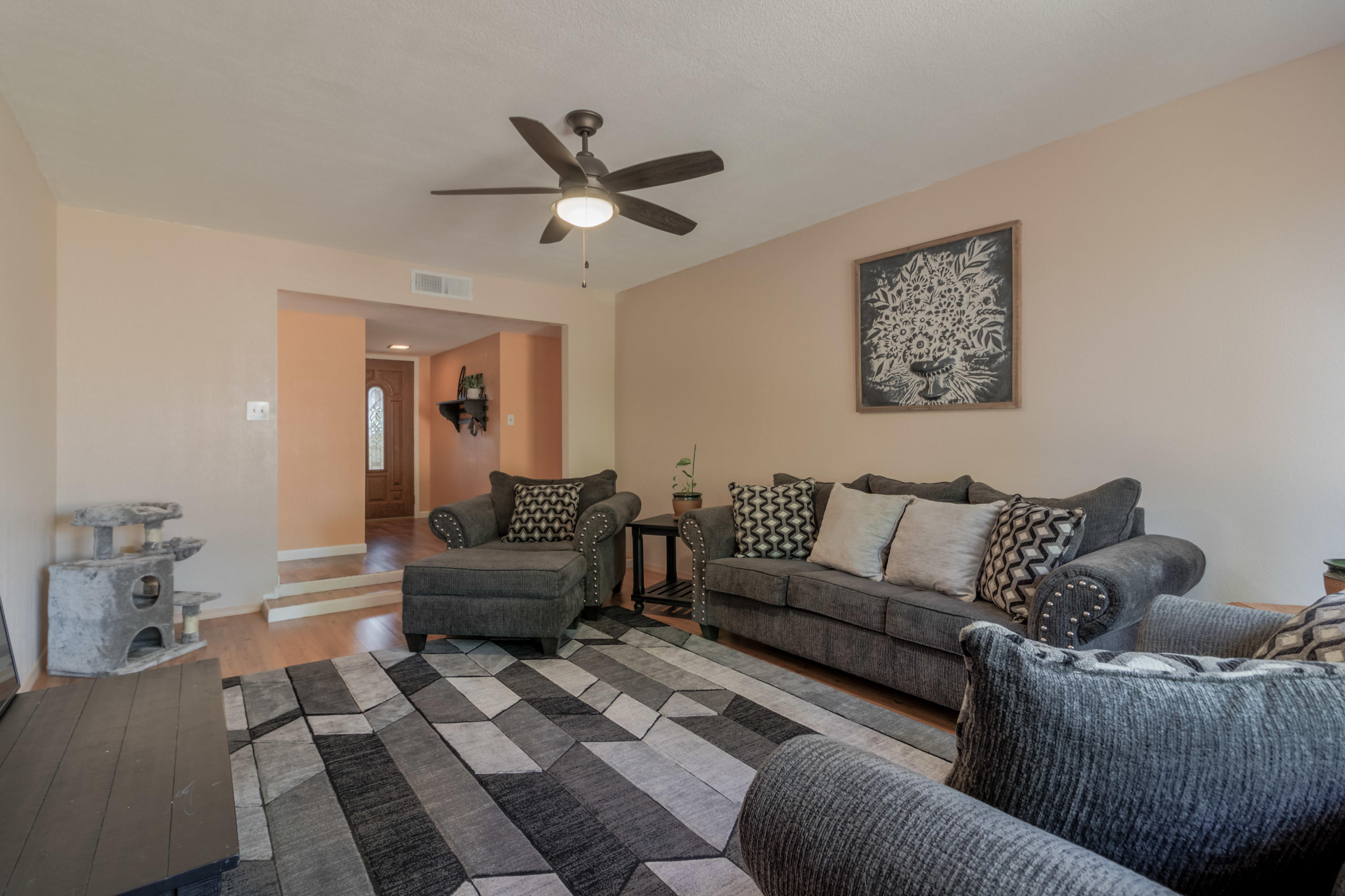 3802 West Hatcher Road Phoenix, AZ 85051 - Photo 8 of 36 3802 West Hatcher Road (15).jpg-FULL