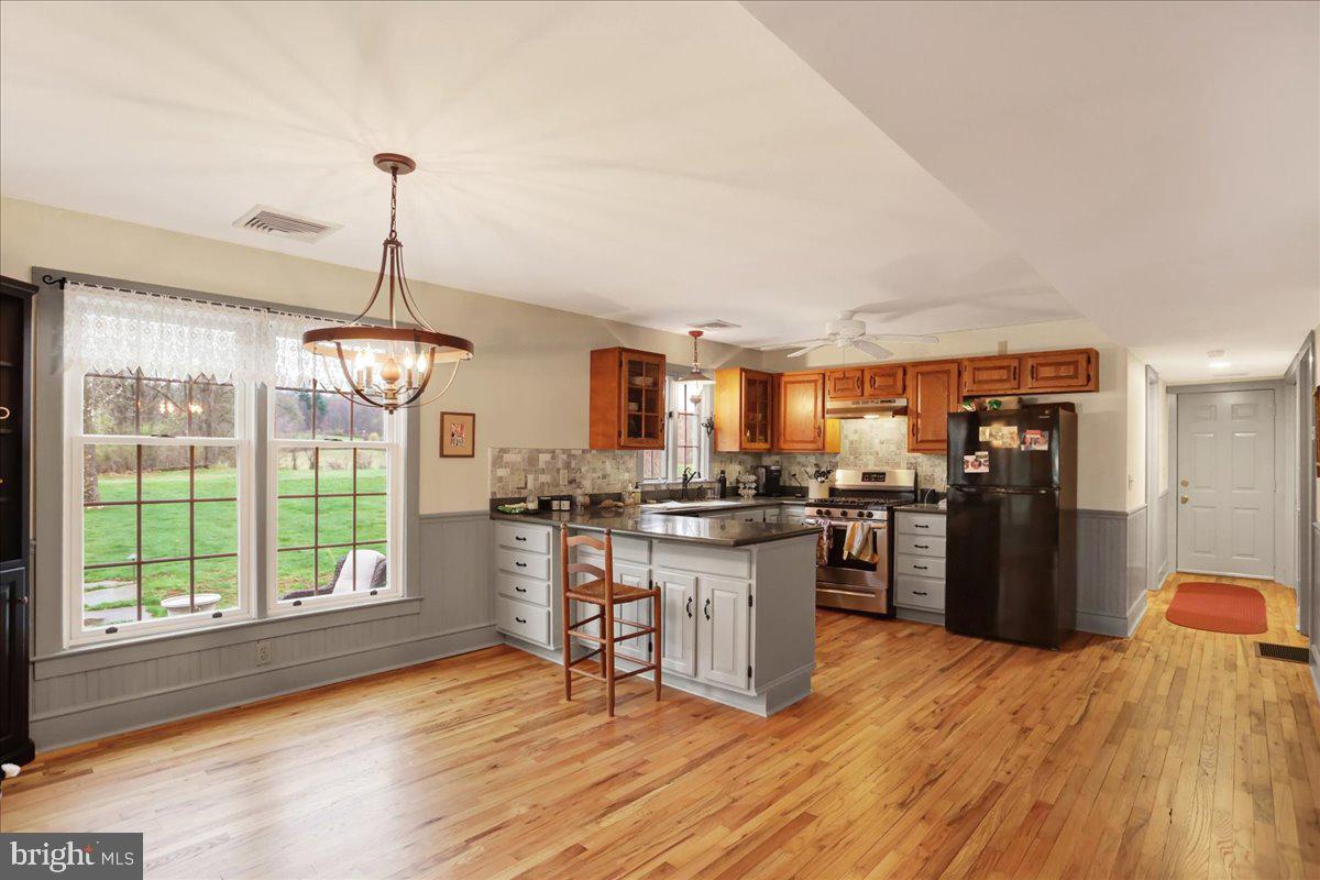336 Furnace Road Birdsboro, PA 19508 - Photo 25 of 47 kitchen / dining