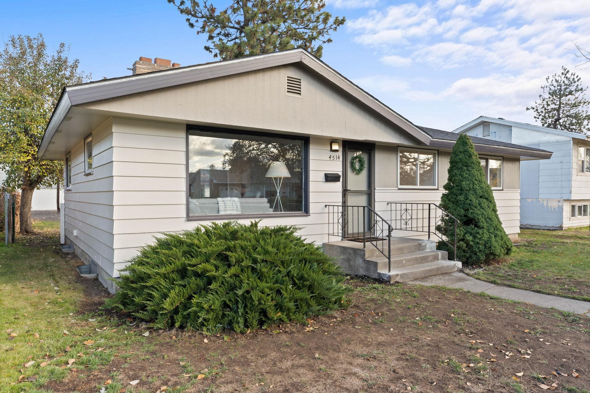 4514 North Stevens Street Spokane, WA 99205 - Photo 2 of 32