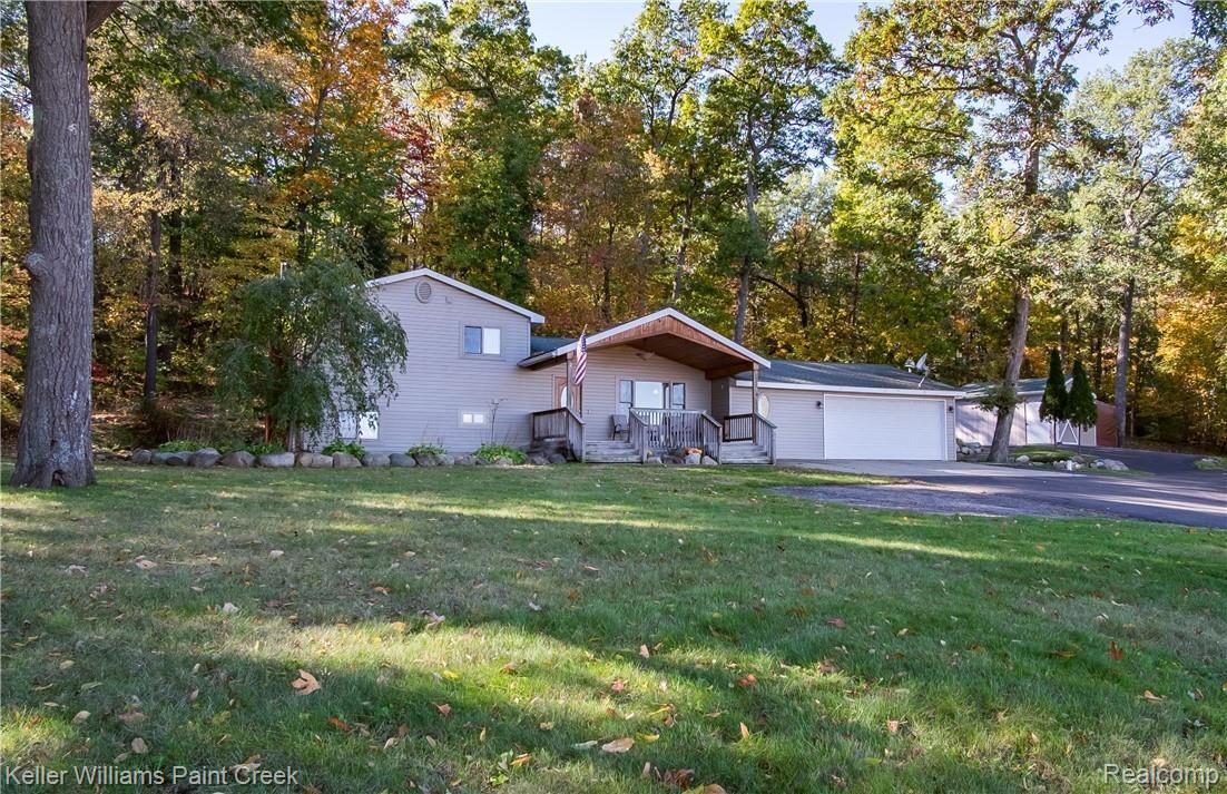5315 Hickory Ridge Road Holly, MI 48442 - Photo 38 of 41 HickoryRidgeExterior_5315_Front_03.jpg