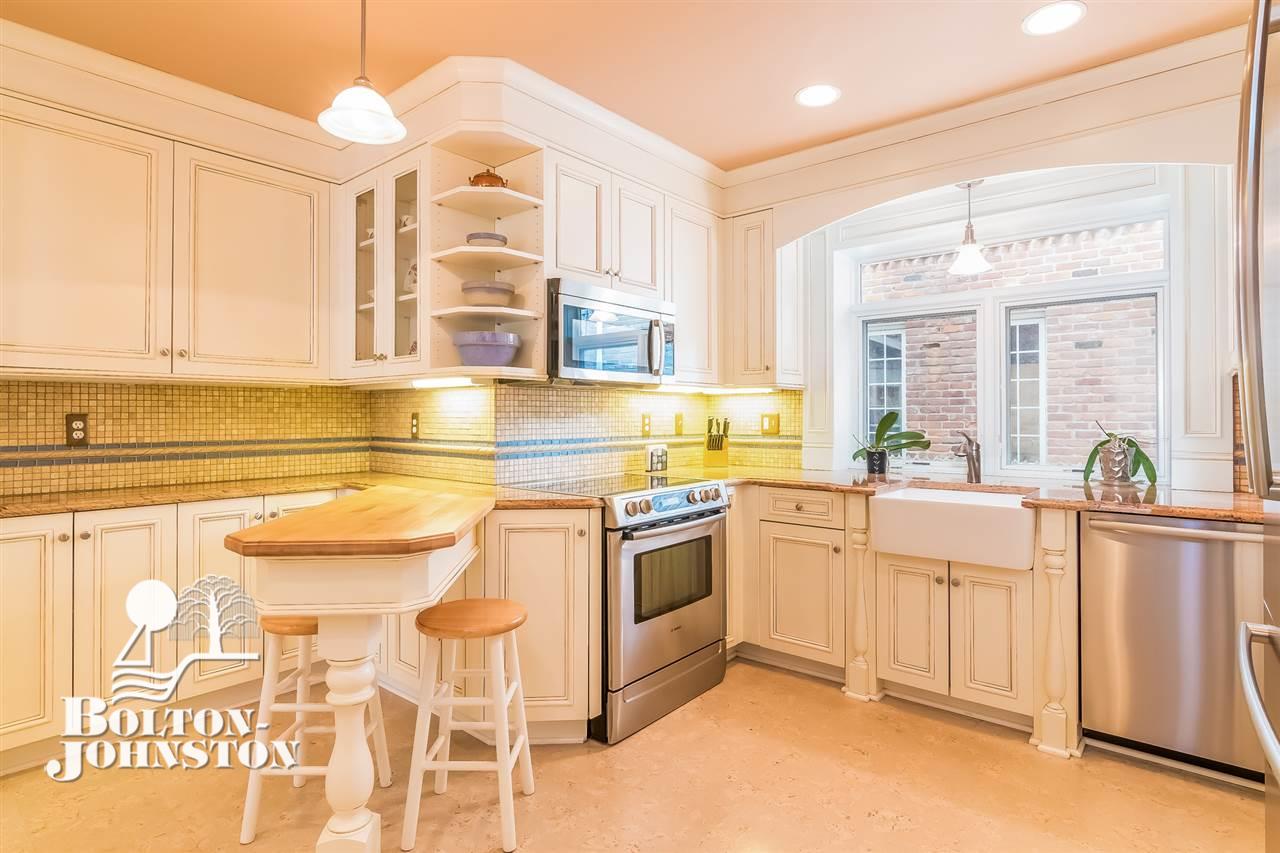 172 Merriweather Road Grosse Pointe, MI 48236 - Photo 4 of 50 Gourmet Kitchen