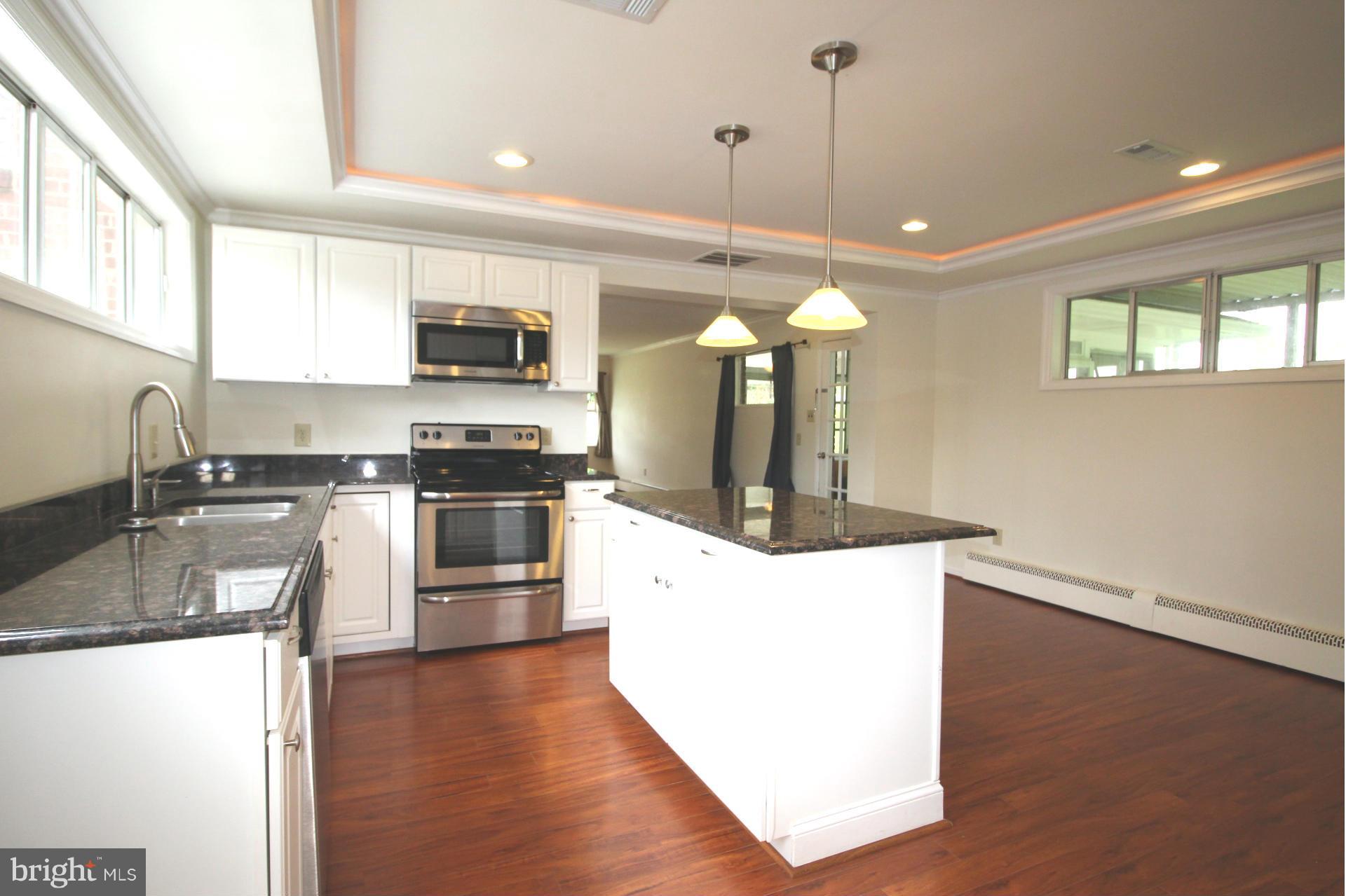 6311 Climbhill Road Alexandria, VA 22310 - Photo 11 of 30 Kitchen