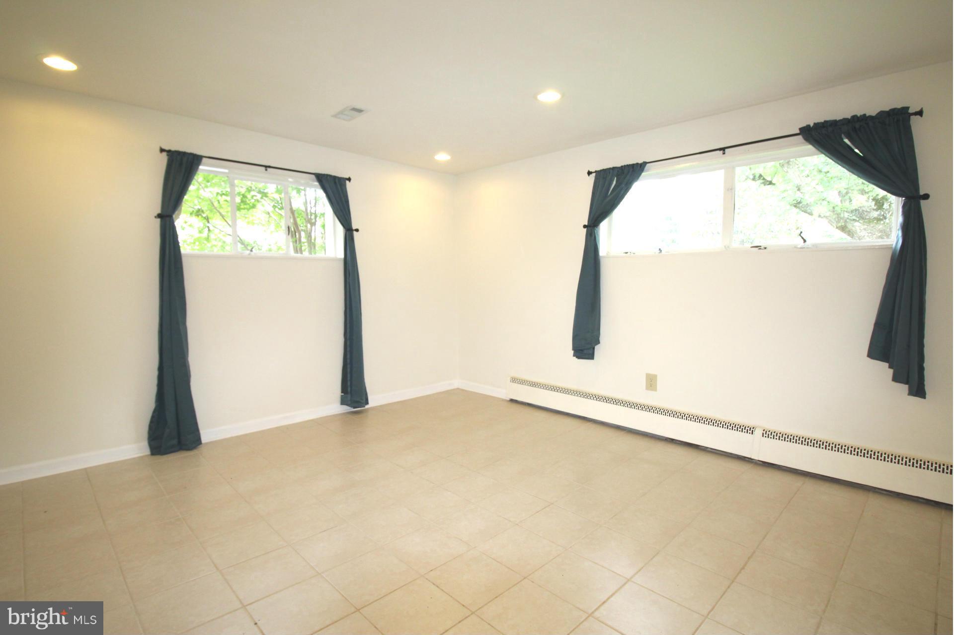 6311 Climbhill Road Alexandria, VA 22310 - Photo 20 of 30 Family Room