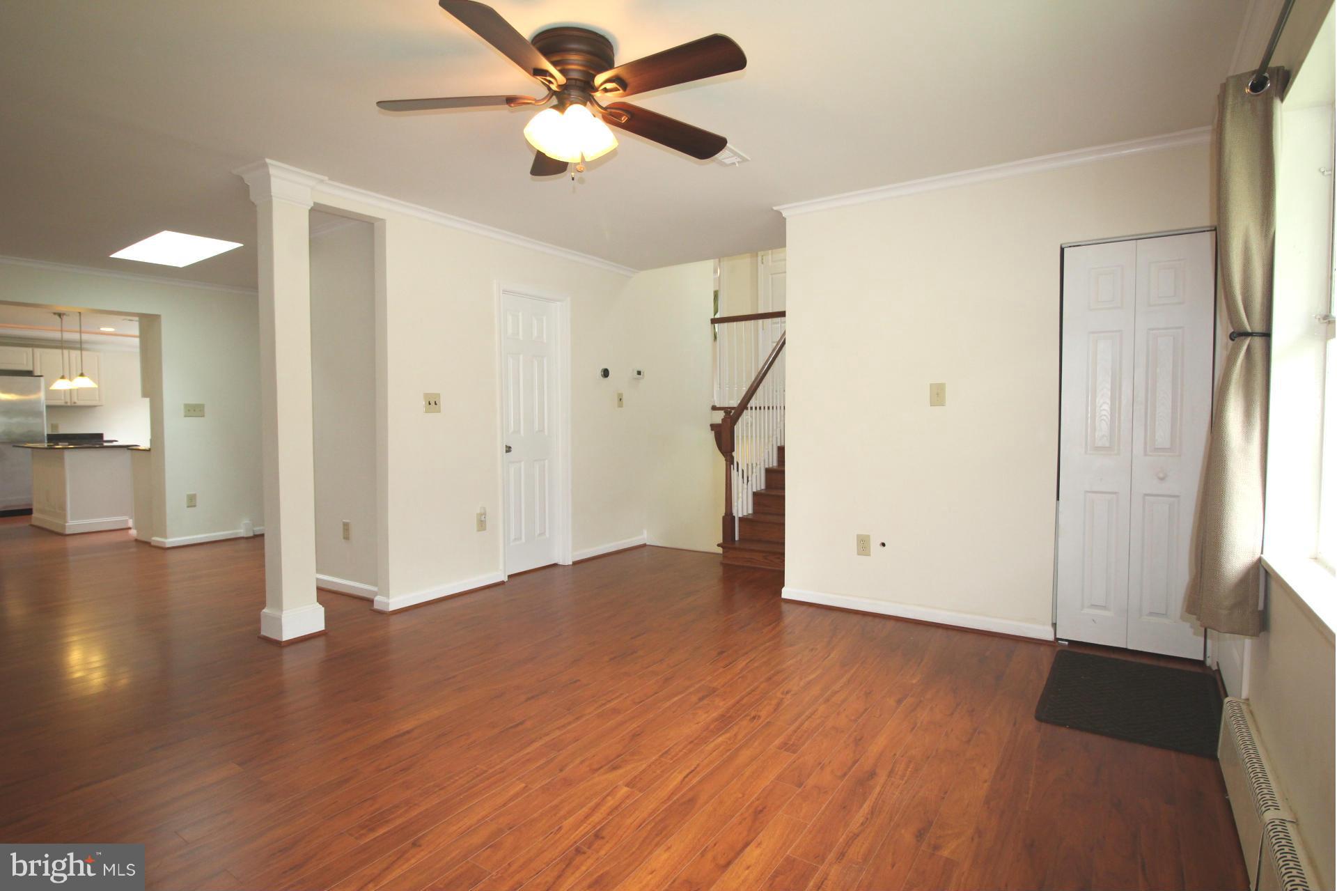 6311 Climbhill Road Alexandria, VA 22310 - Photo 5 of 30 Living Room