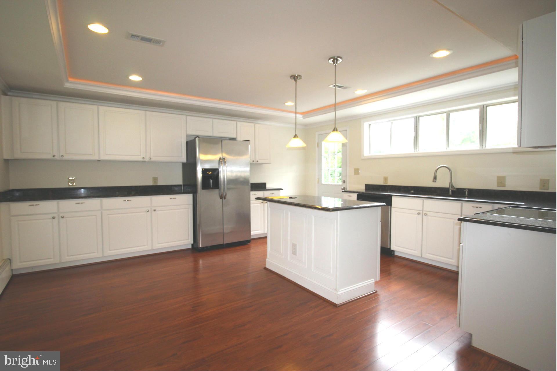 6311 Climbhill Road Alexandria, VA 22310 - Photo 9 of 30 Kitchen