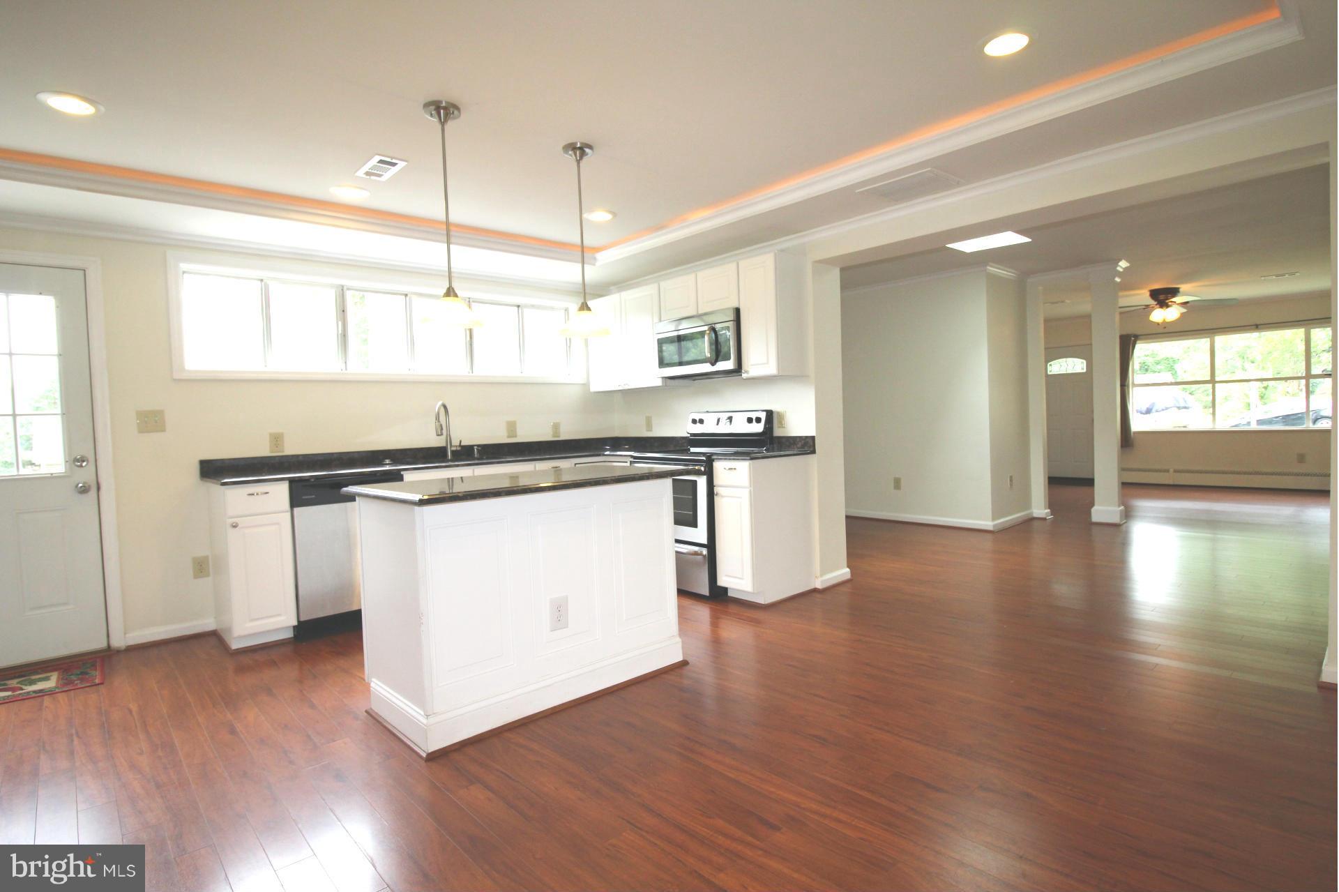 6311 Climbhill Road Alexandria, VA 22310 - Photo 10 of 30 Kitchen
