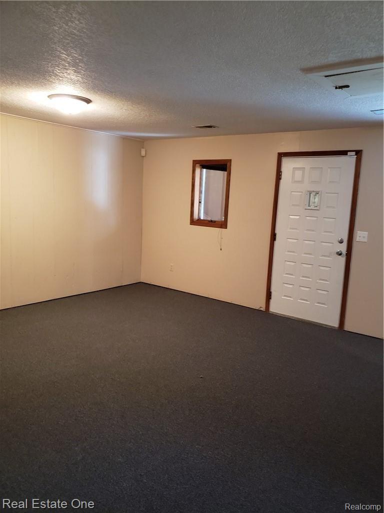 8498 Morrish Road Flushing, MI 48433 - Photo 10 of 27 20181207_113211.jpg