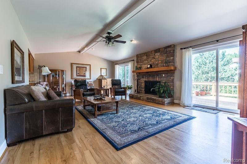2096 Winchester Road Rochester, MI 48307 - Photo 8 of 45 2096 Winchester sm-14.jpg
