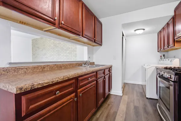 $209,900 | 216 Eagle Court, Unit D, Bolingbrook, IL 60440