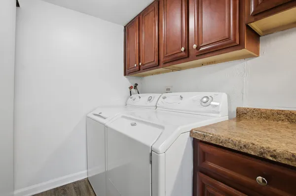 $209,900 | 216 Eagle Court, Unit D, Bolingbrook, IL 60440