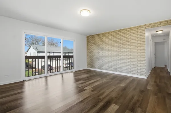 $209,900 | 216 Eagle Court, Unit D, Bolingbrook, IL 60440