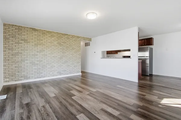 $209,900 | 216 Eagle Court, Unit D, Bolingbrook, IL 60440