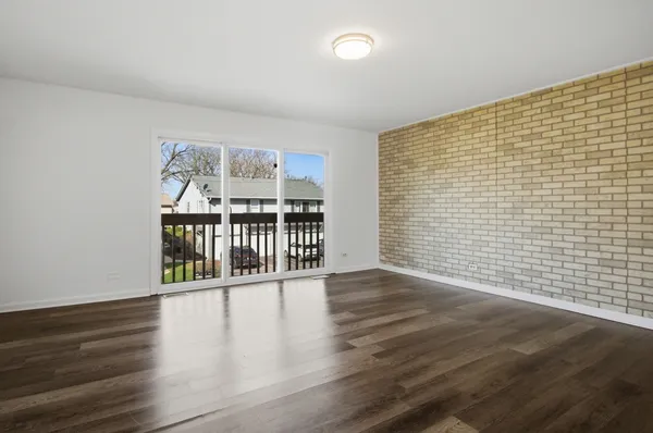 $209,900 | 216 Eagle Court, Unit D, Bolingbrook, IL 60440