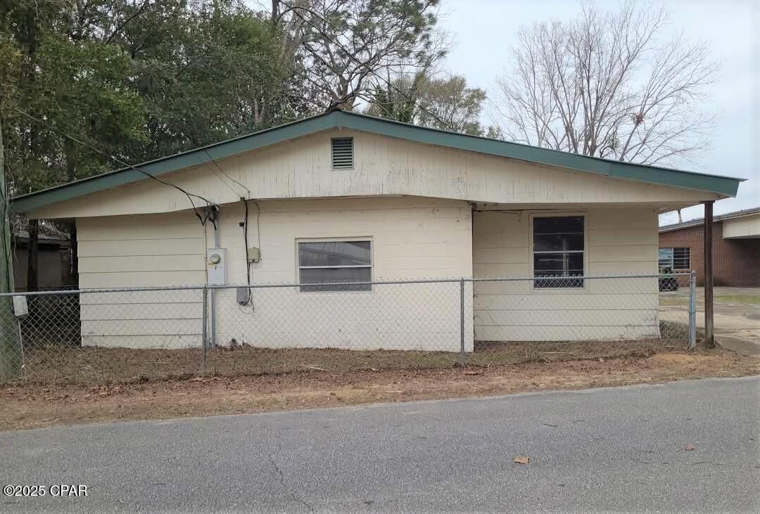 124 Huggins Road DeFuniak Springs, FL 32433 - Photo 33 of 40 Gallery Image 33