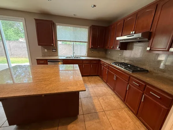 $699,950 | 1001 La Paloma Street, Turlock, CA 95382