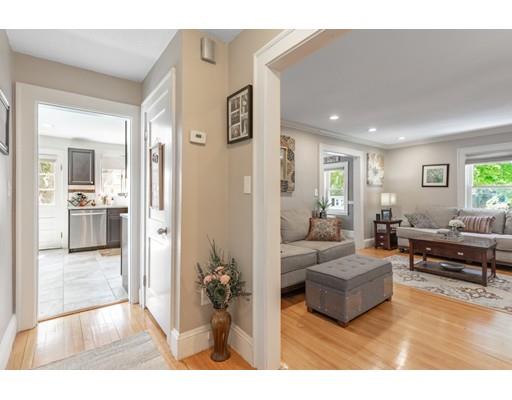 3 Wescott Road Stoneham, MA 02180 - Photo 8 of 35 Gallery Image 8
