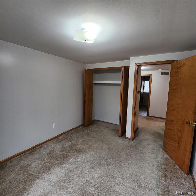 28705 Inkster Road Farmington Hills, MI 48334 - Photo 9 of 24