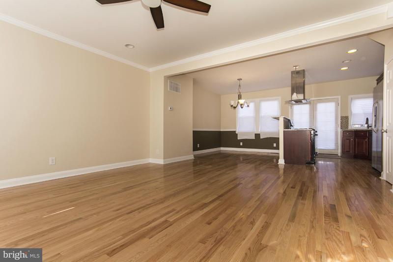 1614 Ralworth Road Baltimore, MD 21218 - Photo 2 of 30 Living Room