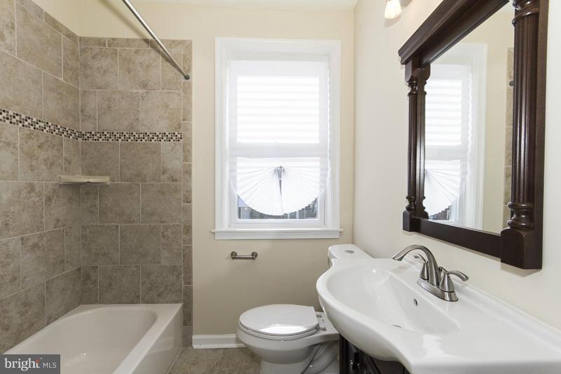 1614 Ralworth Road Baltimore, MD 21218 - Photo 25 of 30 Bath