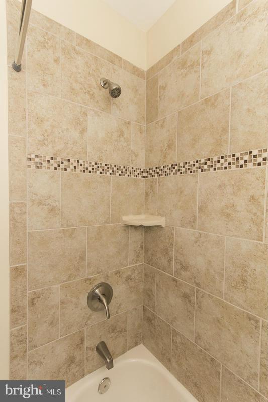 1614 Ralworth Road Baltimore, MD 21218 - Photo 27 of 30 Bath