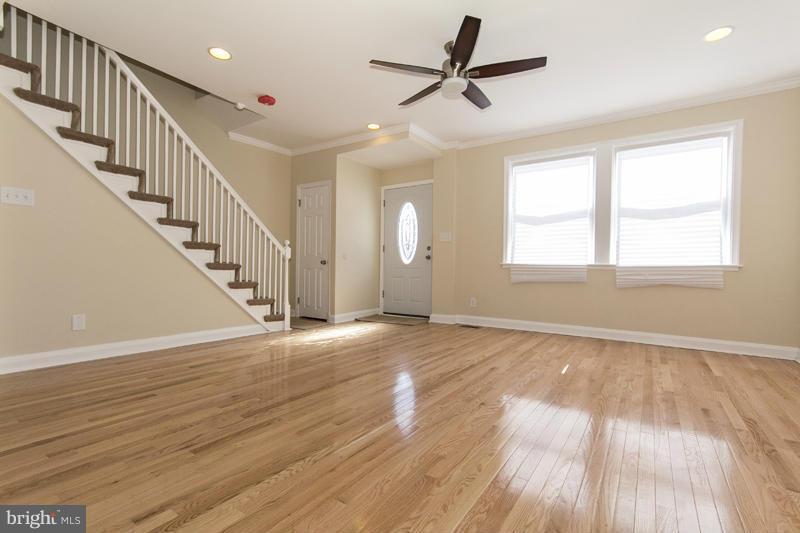 1614 Ralworth Road Baltimore, MD 21218 - Photo 4 of 30 Living Room