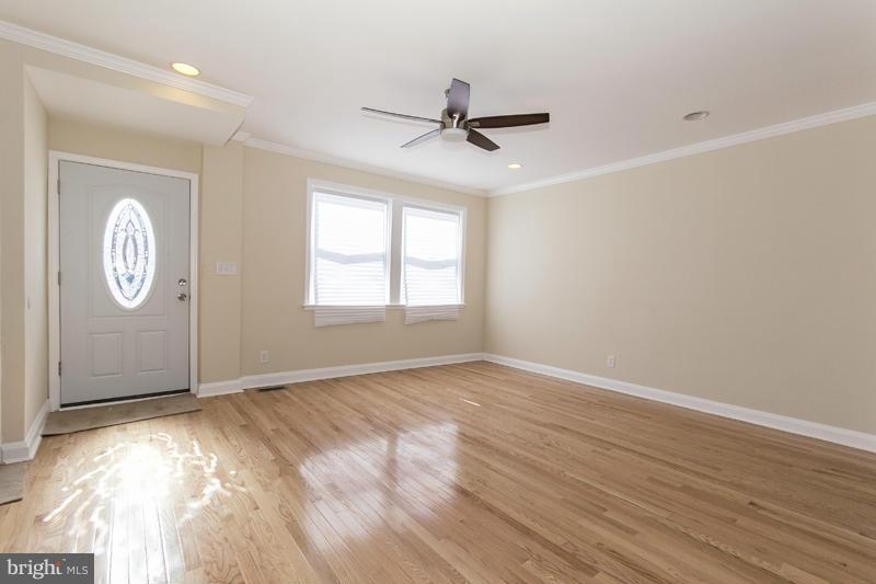 1614 Ralworth Road Baltimore, MD 21218 - Photo 5 of 30 Living Room