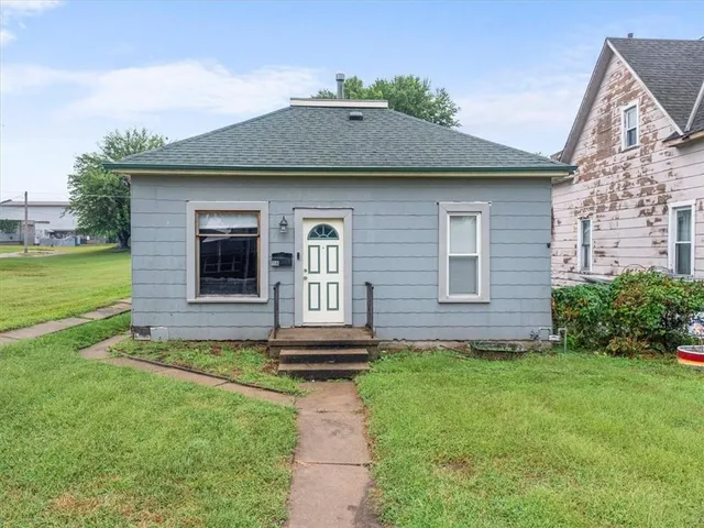 $84,900 | 118 Alabama Street, St. Joseph, MO 64504