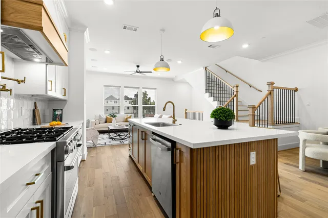 $669,000 | 1614 Ojeman Road, Unit D, Houston, TX 77055