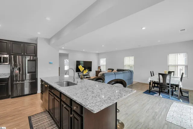 $384,900 | 756 Windward Lane, Duncan, SC 29334