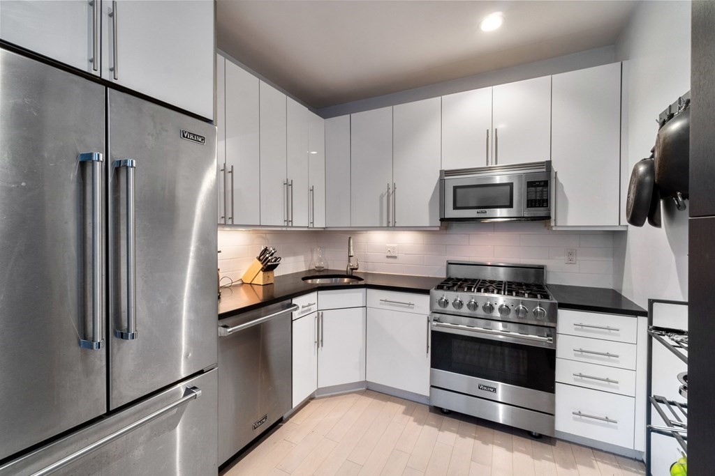 345 D Street, Unit 13 Boston, MA 02127 - Photo 4 of 15