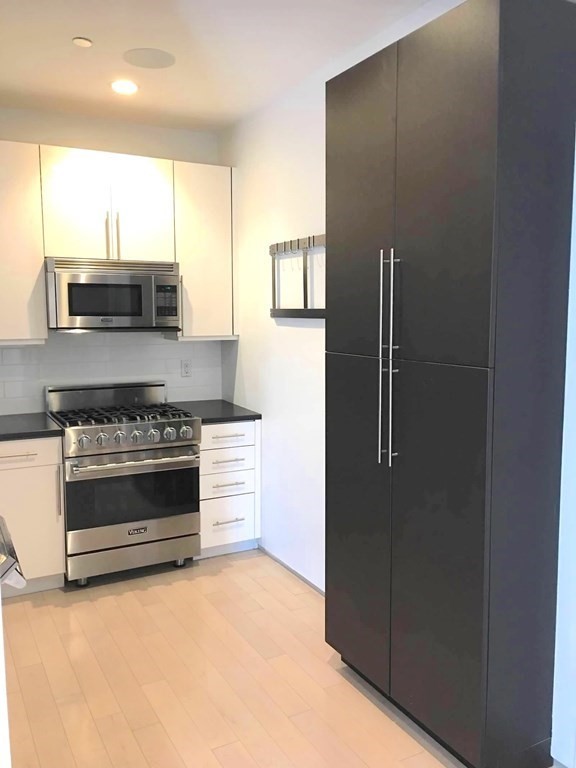 345 D Street, Unit 13 Boston, MA 02127 - Photo 5 of 15