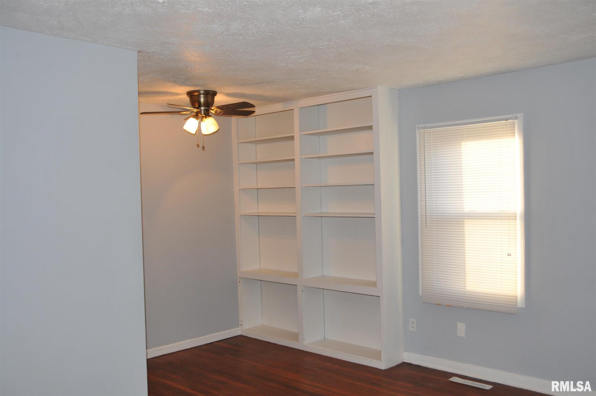 2532 Manor Avenue Springfield, IL 62703 - Photo 3 of 4 Gallery Image 3