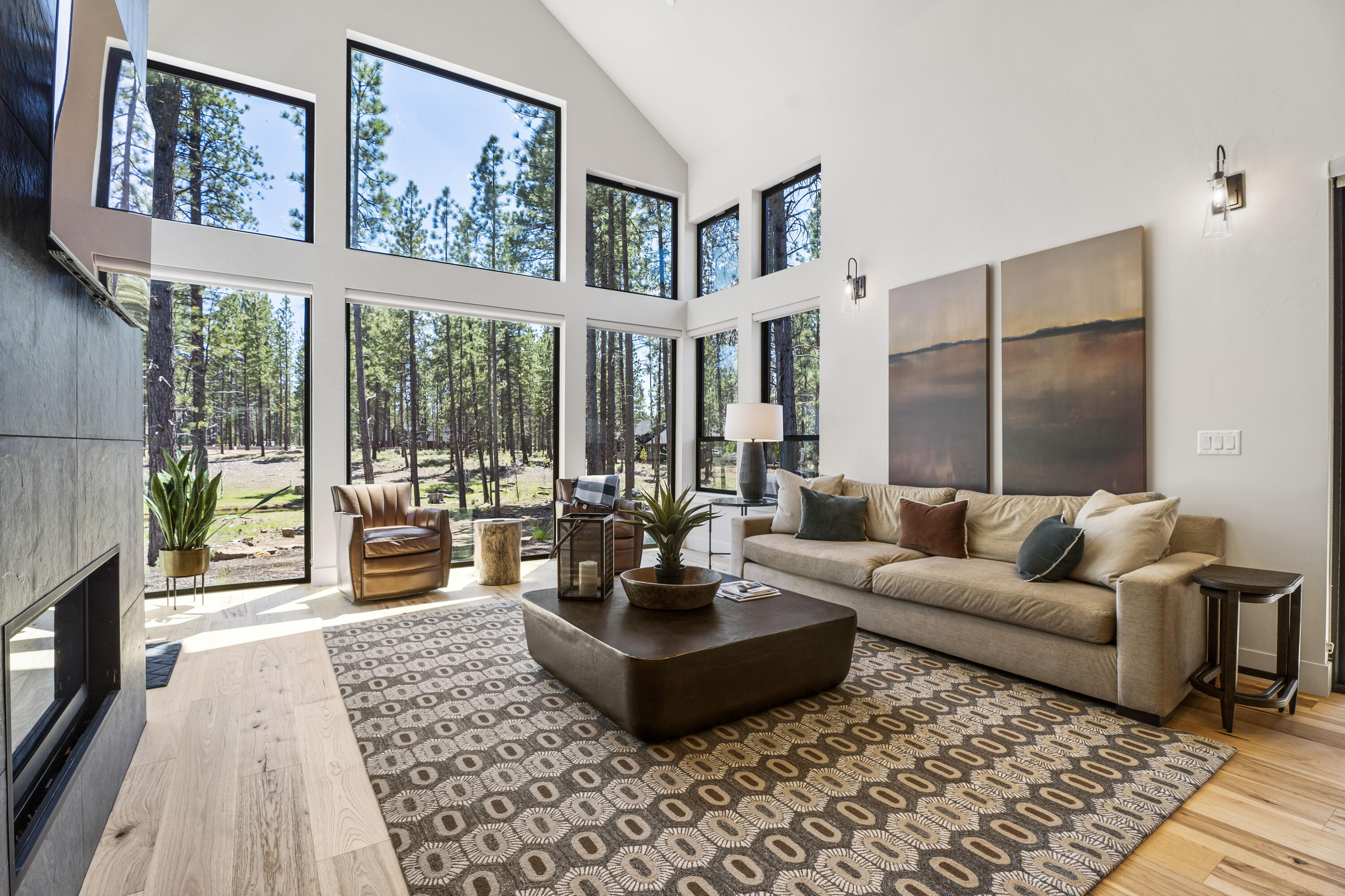 18171 Forestbrook Loop Bend, Unit 9 Bend, OR 97707 - Photo 14 of 41 24-Living Room