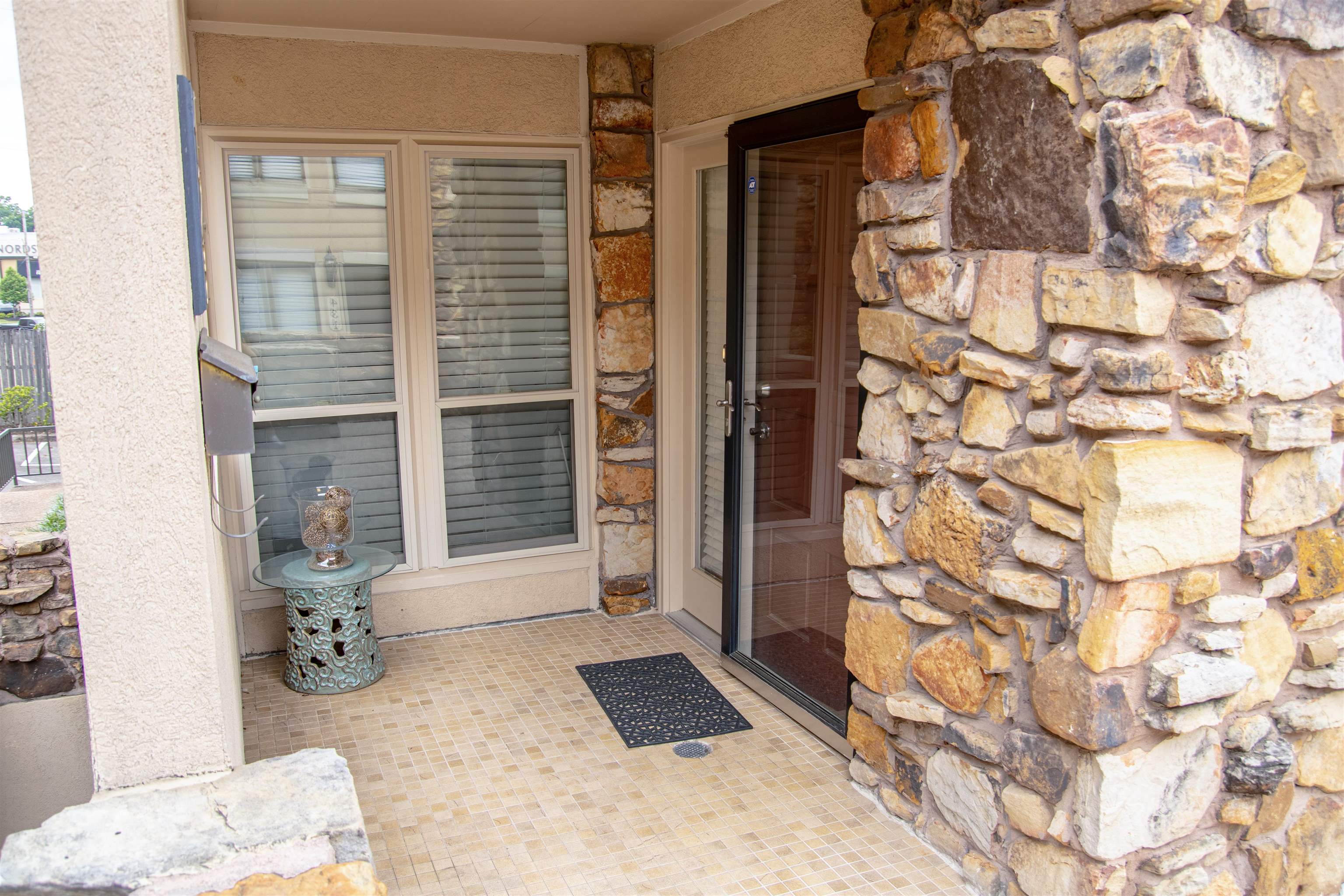 423 South Perkins Road, Unit 423 Memphis, TN 38117 - Photo 31 of 36 Gallery Image 31